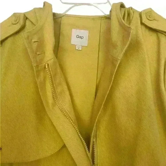Gap Women’s Yellow Denim Hooded Jacket Lightweight Zipper w epaulettes Size M - Picture 3 of 7